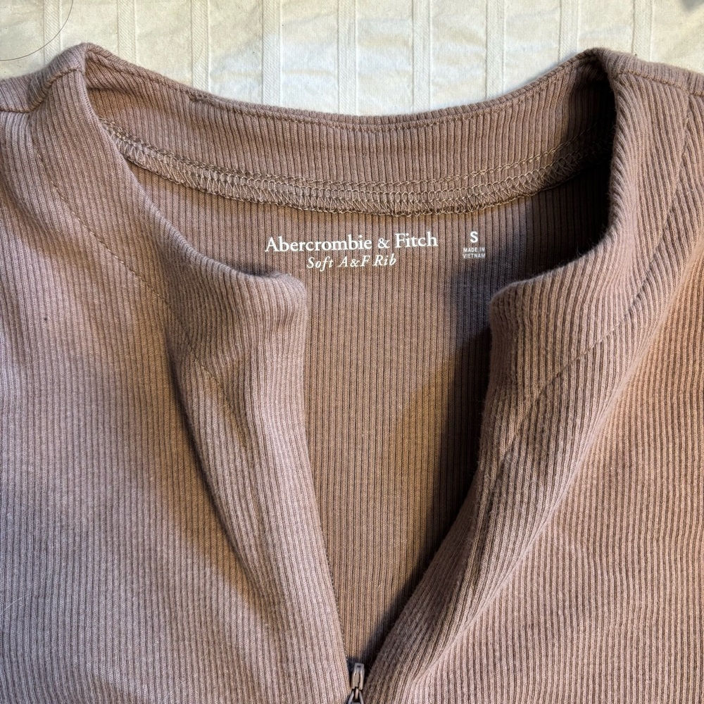 A&F Long Sleeve Zip-up Bodysuit - Picture 3 of 5